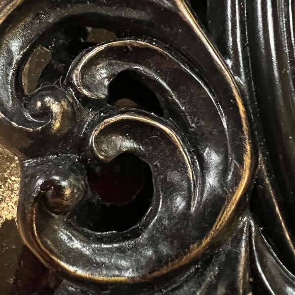 Hobby Lobby Antique Glazed Black FLEUR DE LIS PLAQUE 17 1/2 inches in diameter - Picture 6 of 8